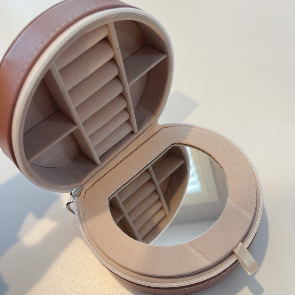 Chow Sang sang Macaron jewelry box travel case